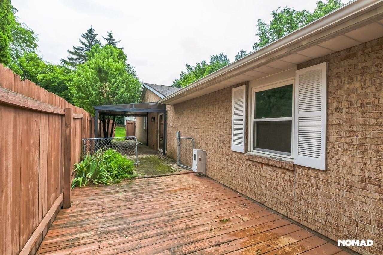 4930 Amberwood Dr - Photo 3 of 32