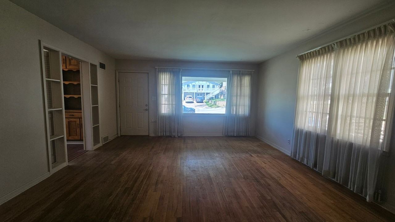 2021 South 60th Street - Photo 4 of 29