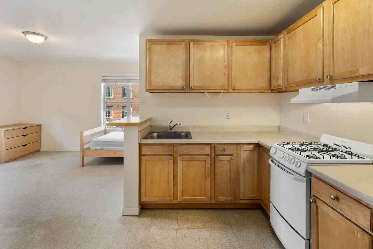 Hudson House - Photo 6 of 8