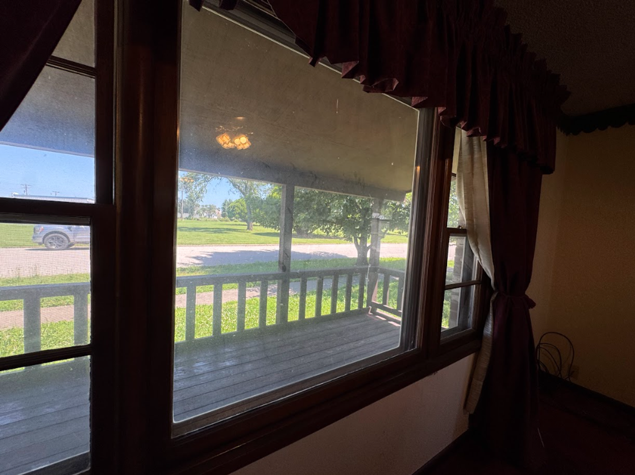 901 W Chestnut St - Photo 6 of 30