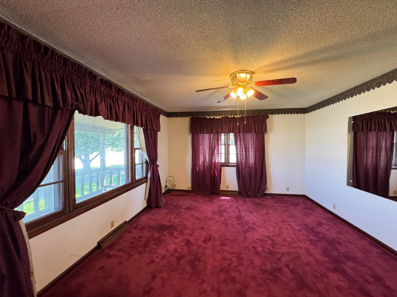 901 W Chestnut St - Photo 7 of 30