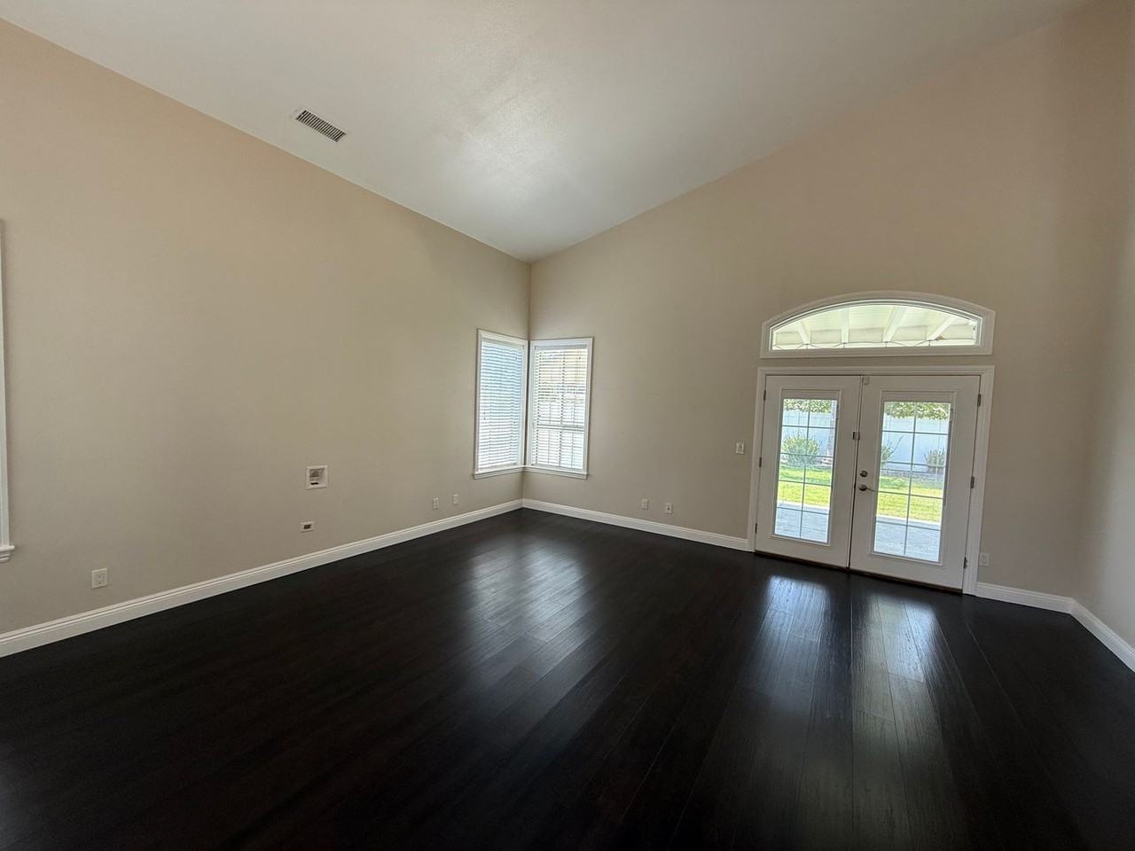 430 Carnation Pl - Photo 3 of 34