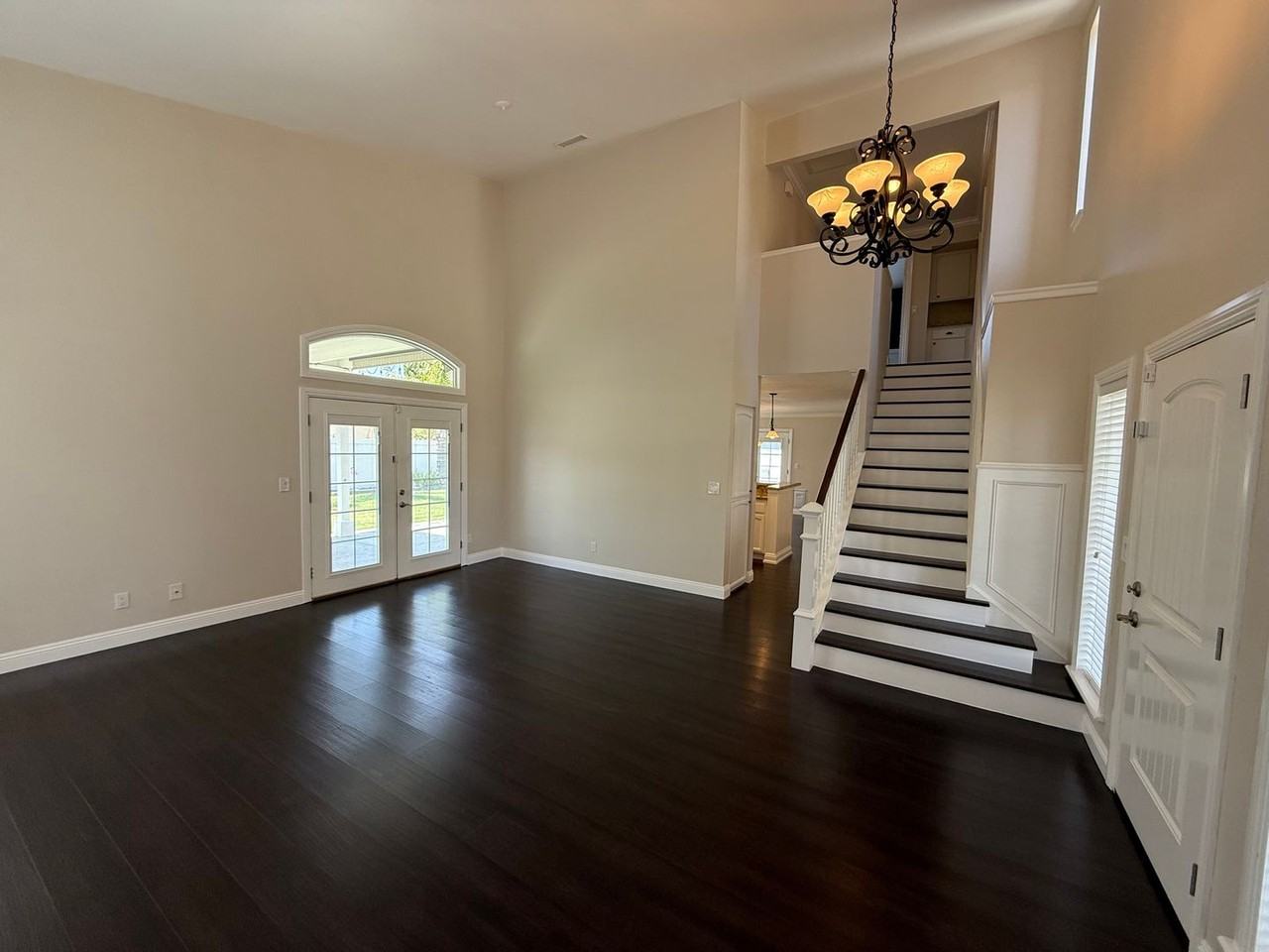 430 Carnation Pl - Photo 4 of 34