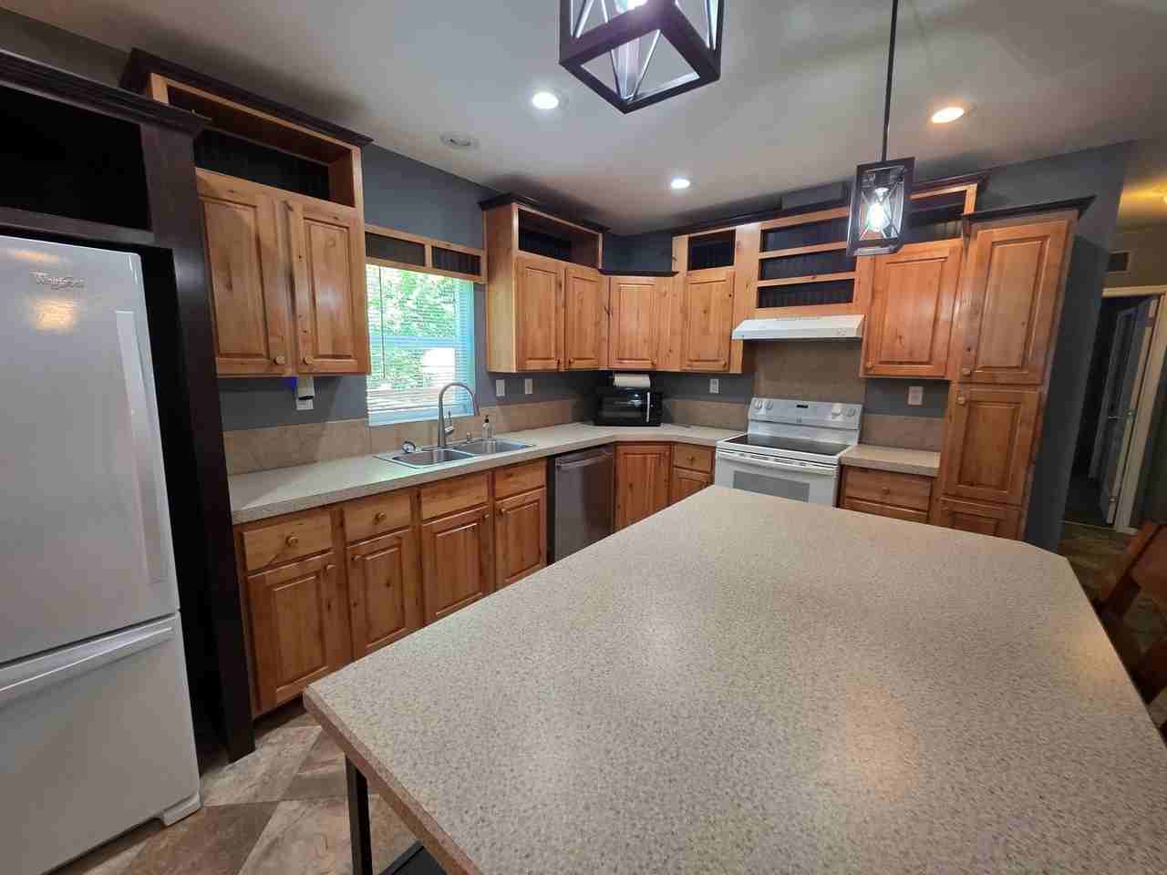 5960 Kings Valley Rd - Photo 4 of 26