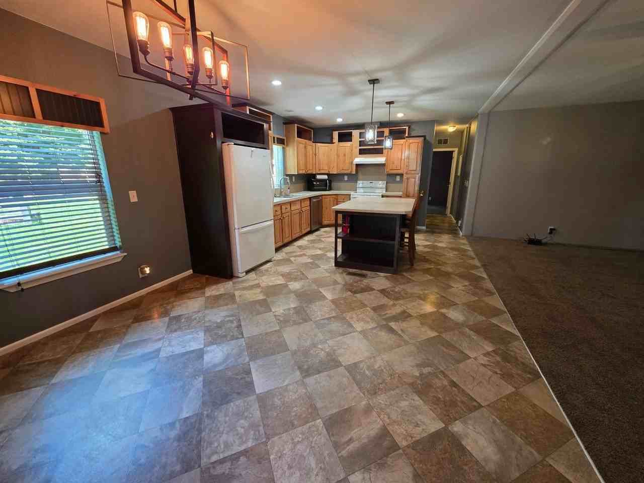 5960 Kings Valley Rd - Photo 7 of 26