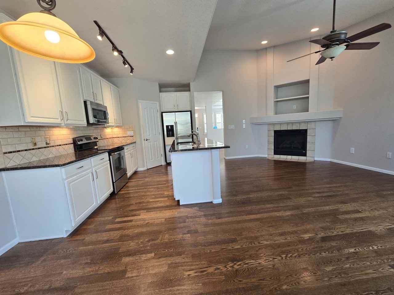 1927 Rannoch Dr - Photo 5 of 32