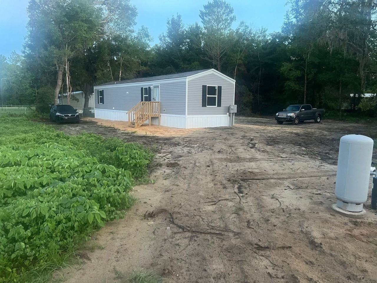 400 Shirley St - Photo 2 of 17