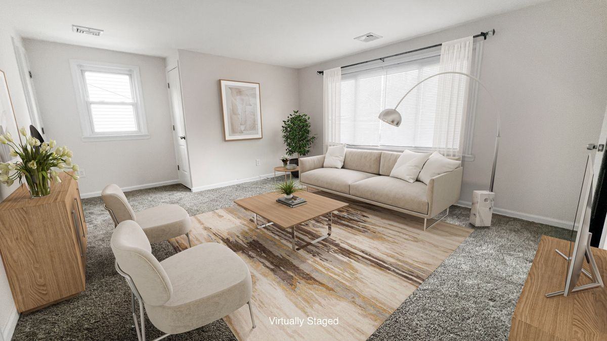 17 Oak St - Photo 2 of 13