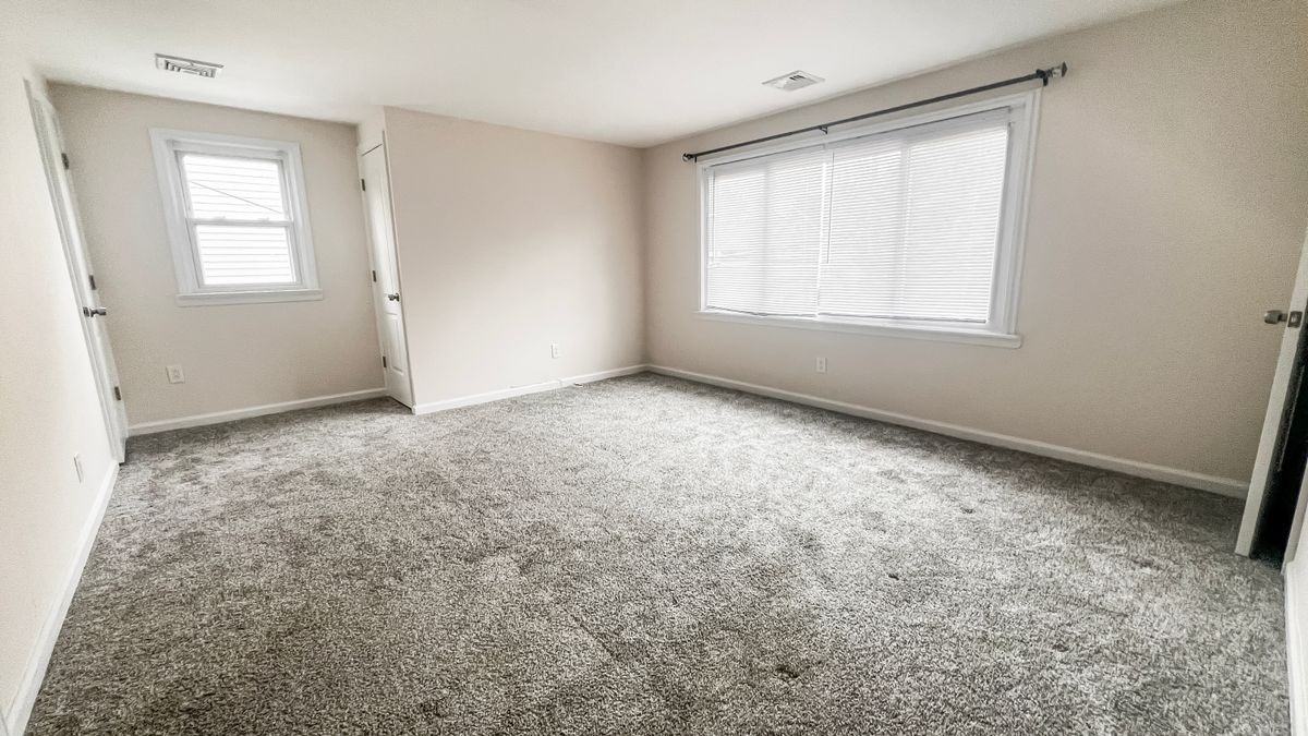 17 Oak St - Photo 3 of 13