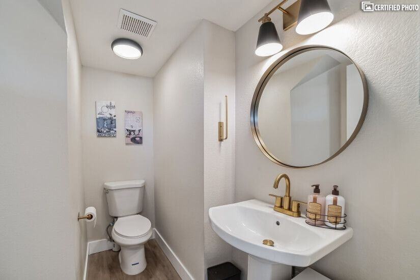 884 Carnival Ave - Photo 2 of 11