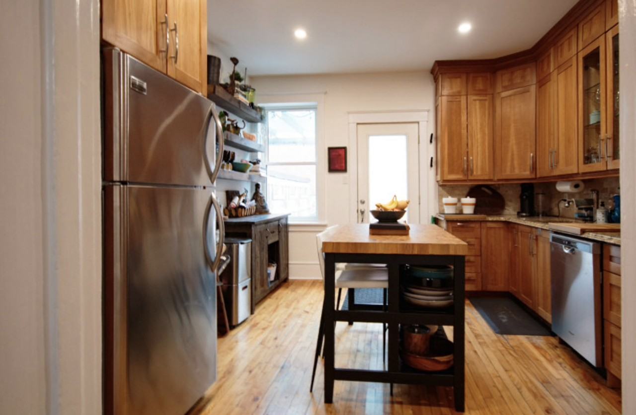 298 Rue Clarence St - Photo 3 of 8