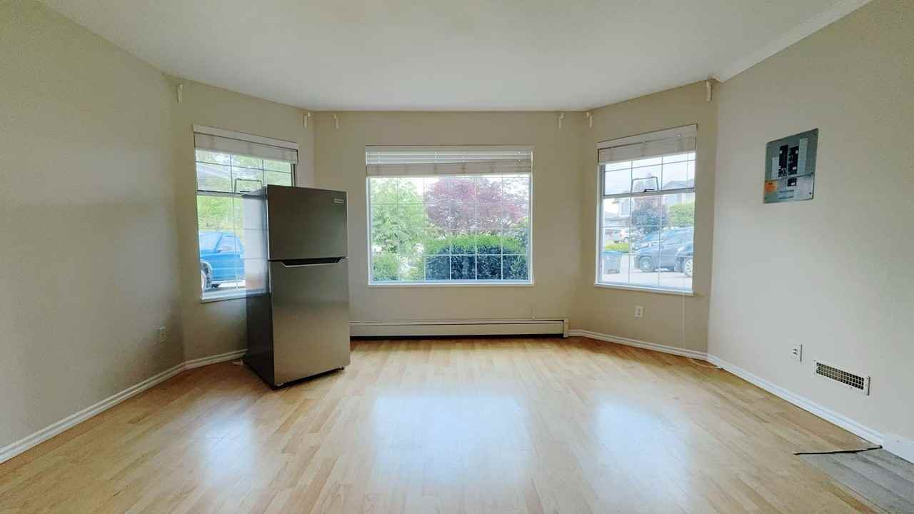 15565 95A Avenue - Photo 2 of 11