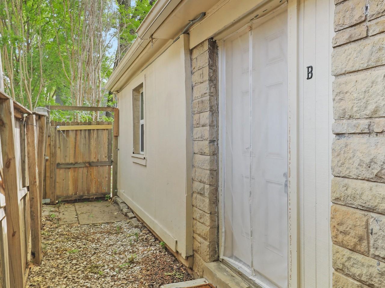 3337 Westminster Ave #MIL - Photo 2 of 16