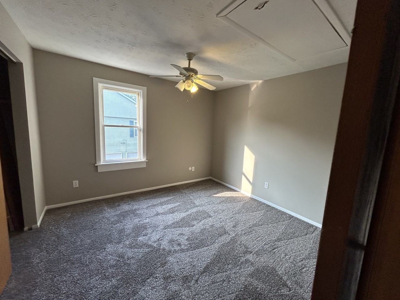 338 N Poplar St #NA - Photo 6 of 8