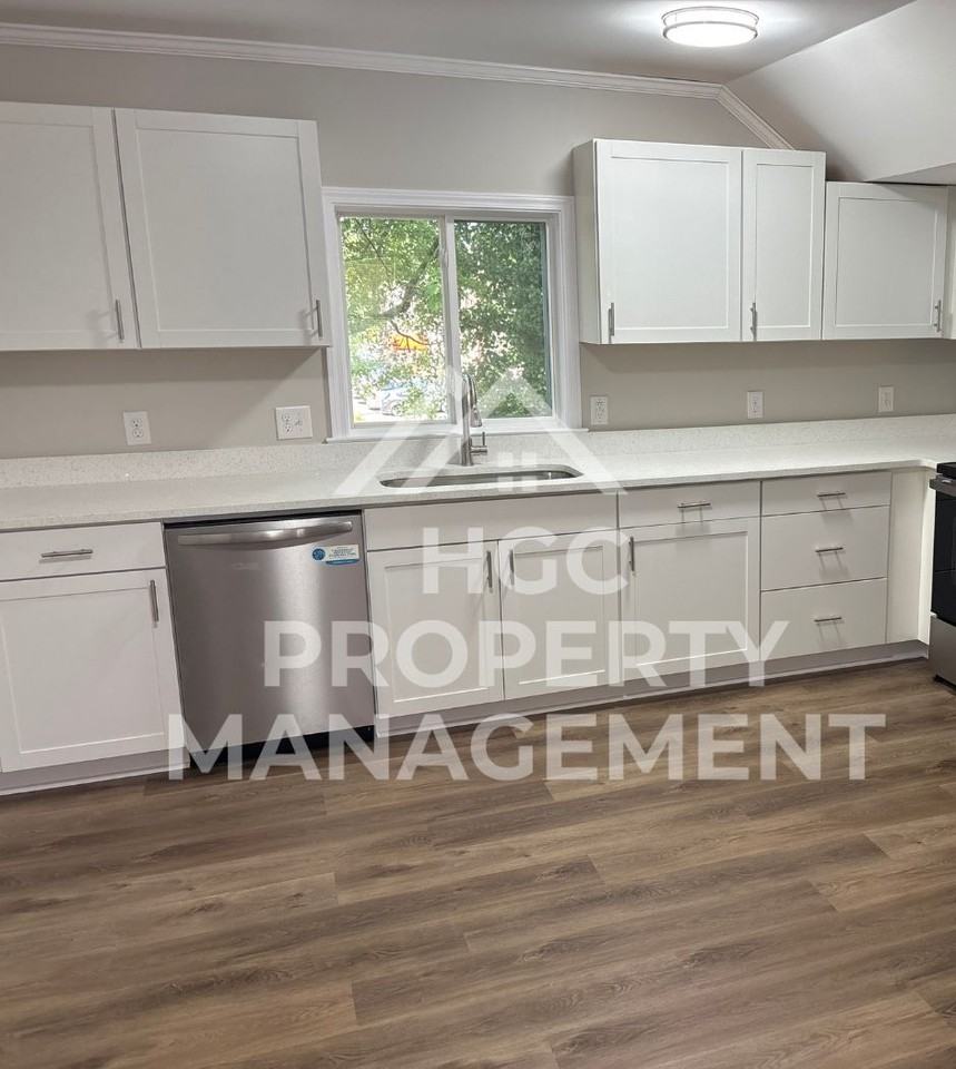 104 E Adams St #NA - Photo 3 of 6