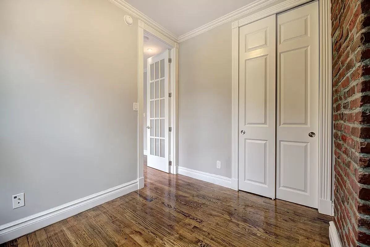 E 13th St #5C - Photo 2 of 6