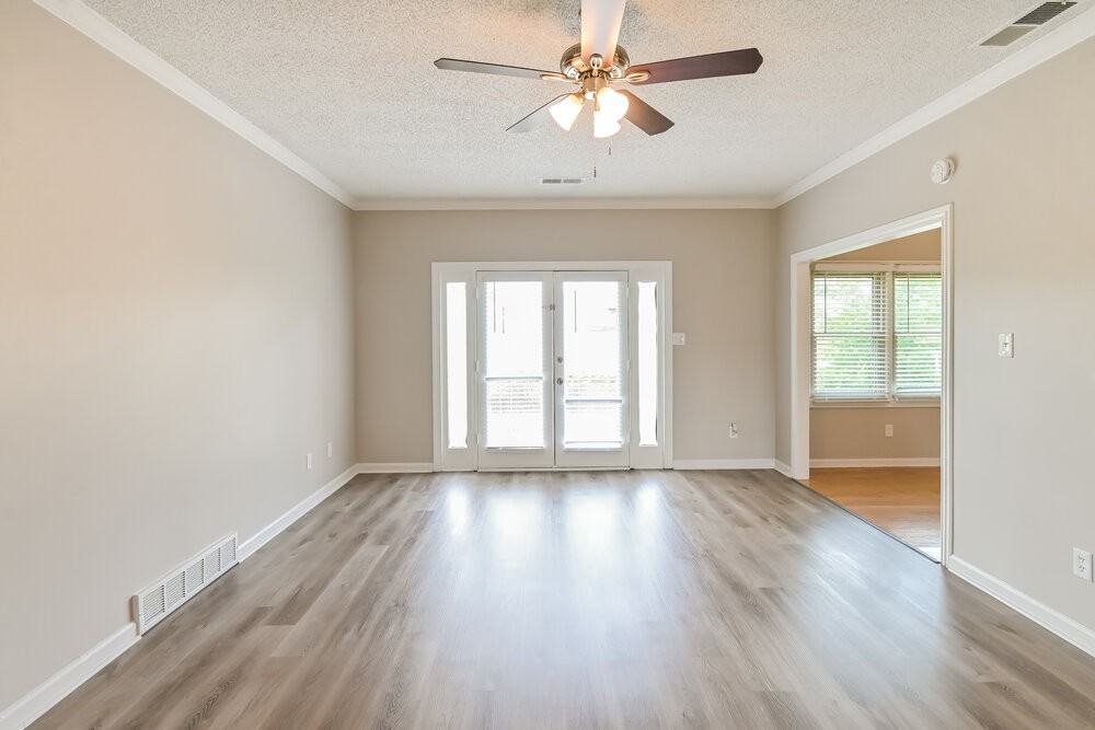 4463 Whispering Bend Dr - Photo 3 of 16