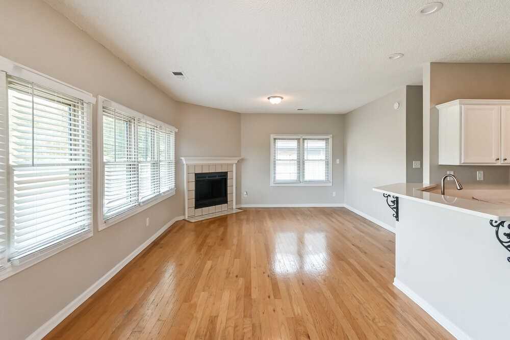 4463 Whispering Bend Dr - Photo 5 of 16