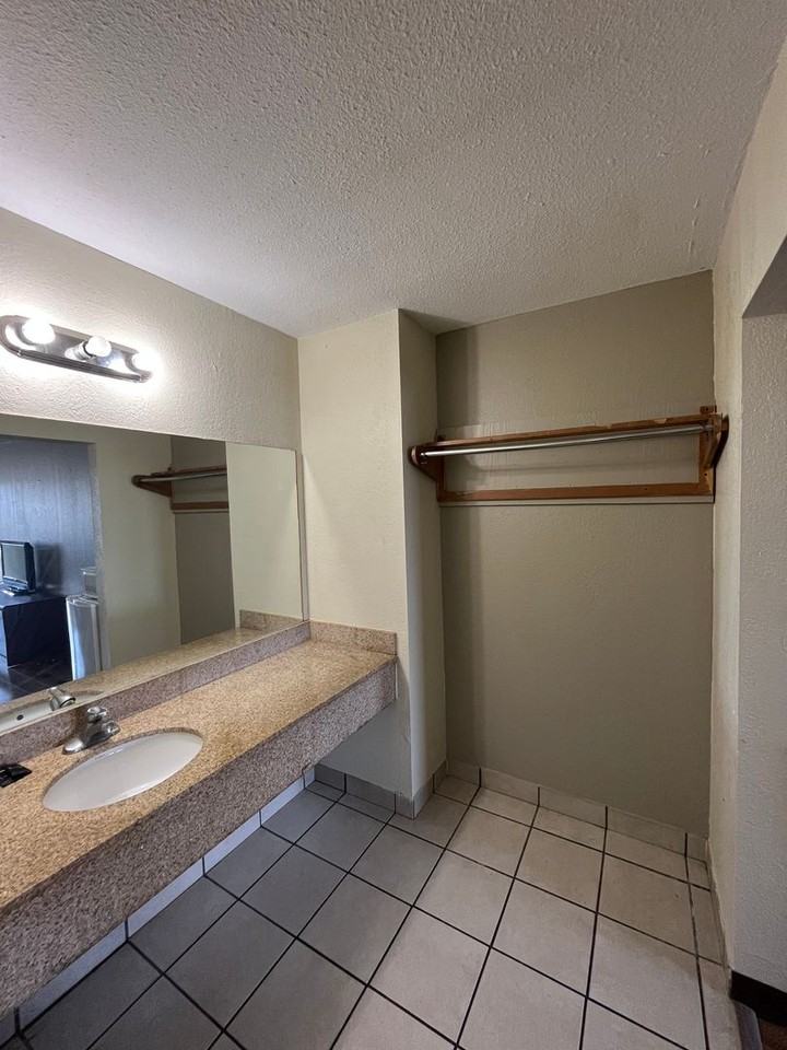 1902 Dickerson Pike - Photo 5 of 6