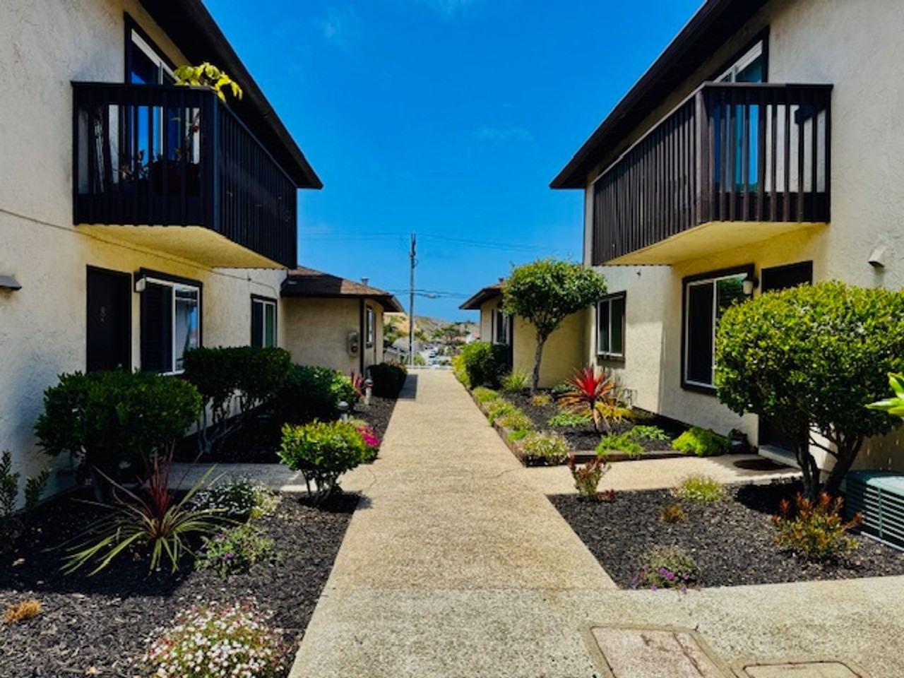 Welcome Home to Lake View Terrace! - Photo 3 of 9