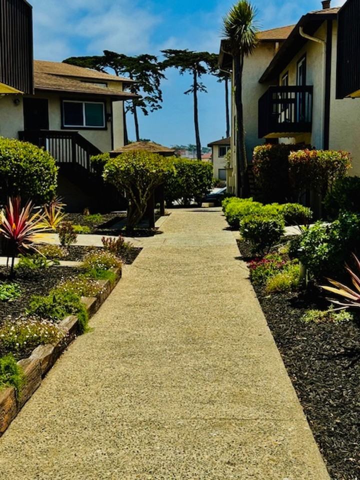 Welcome Home to Lake View Terrace! - Photo 5 of 9