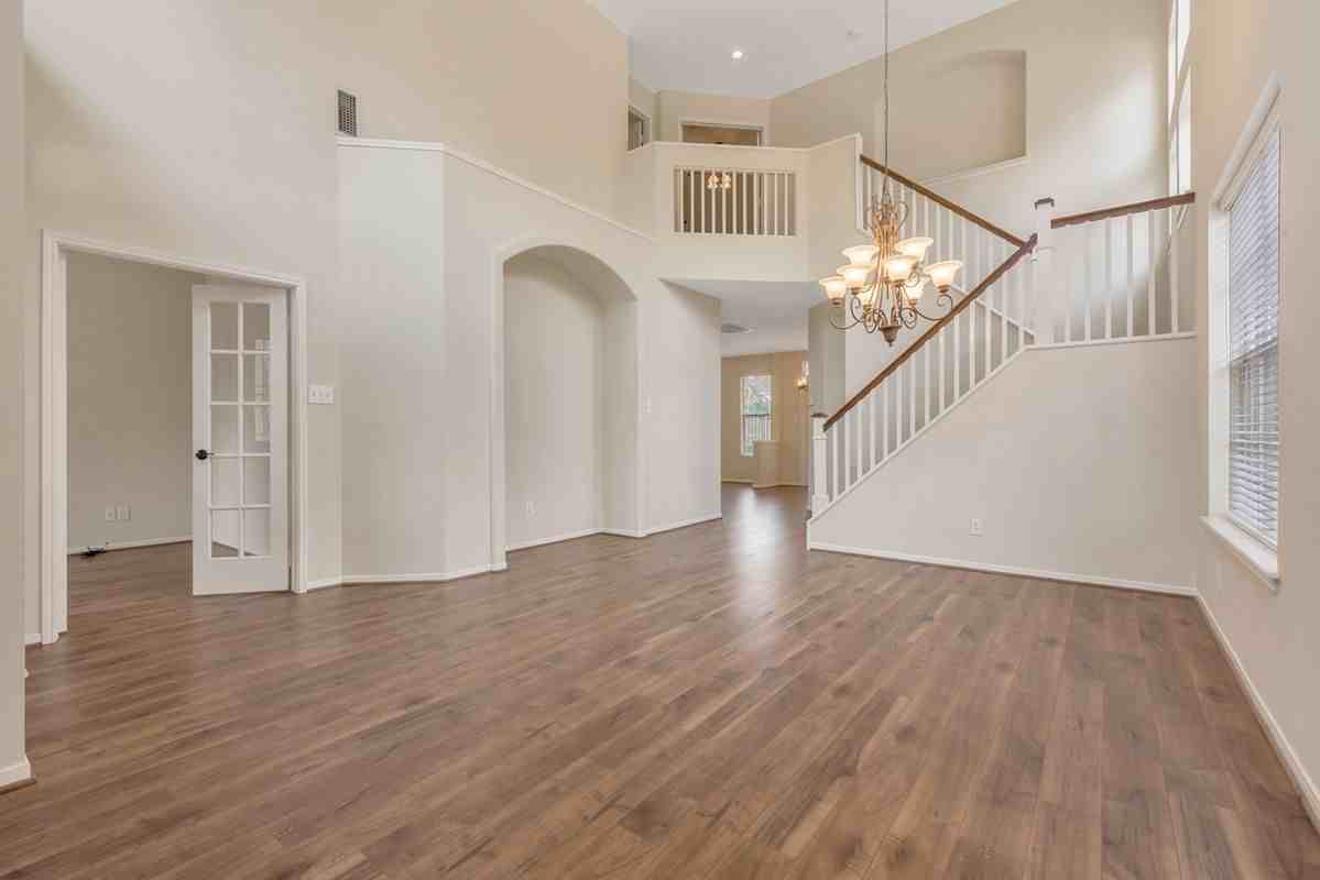 27 Bethany Bend Dr - Photo 3 of 14