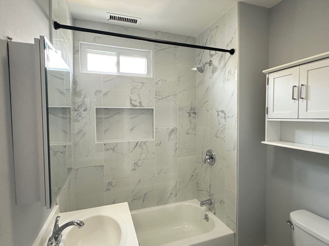 227 Newfield Ave ##229 - Photo 2 of 10