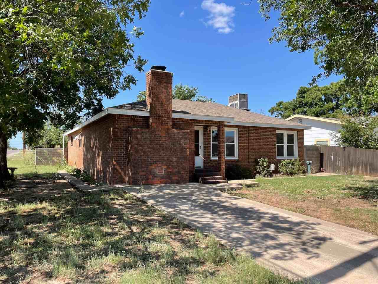 221 34th St - Photo 3 of 43