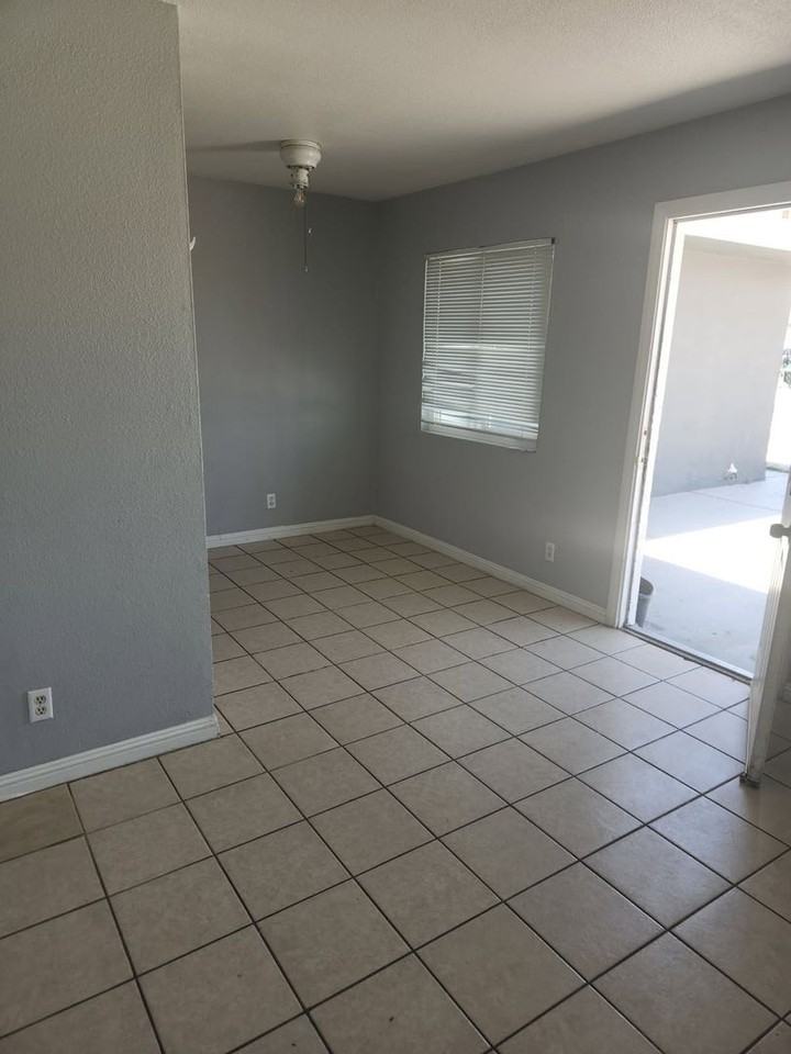 2539 Statz St - Photo 4 of 13