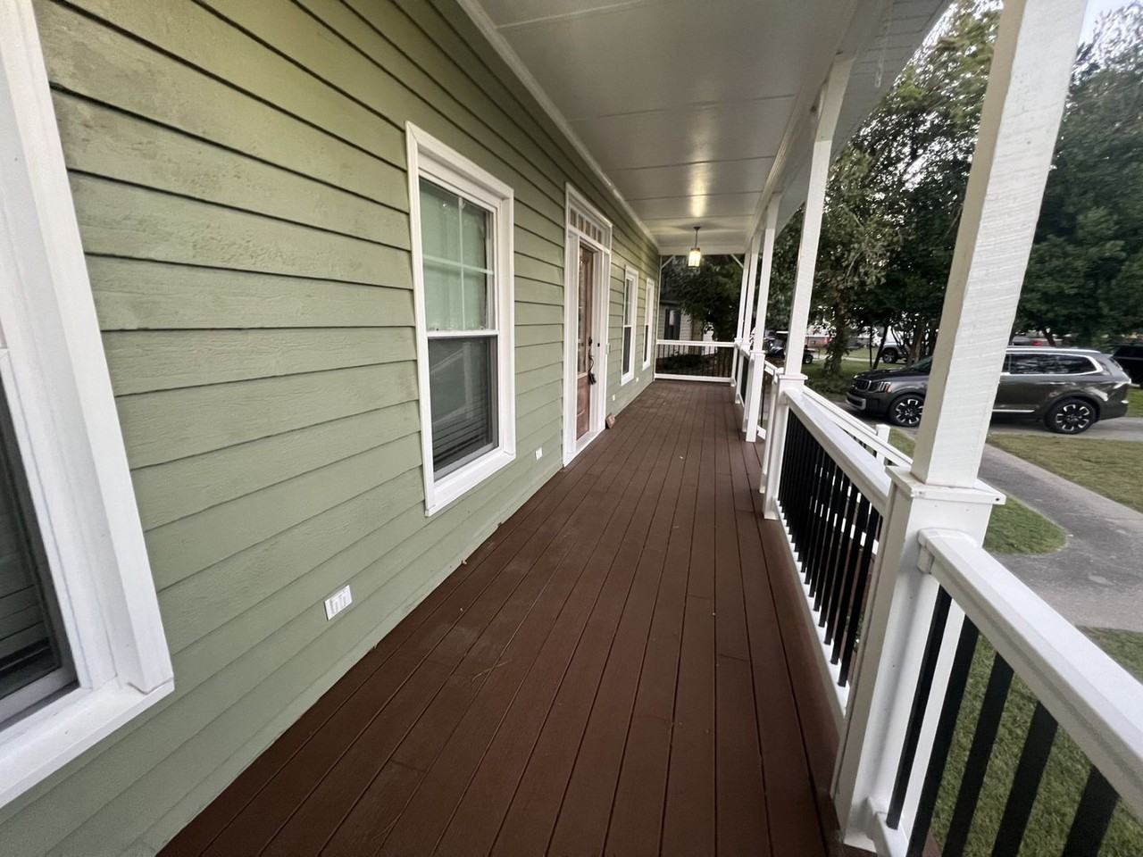 1804 Springdale Ln - Photo 2 of 17