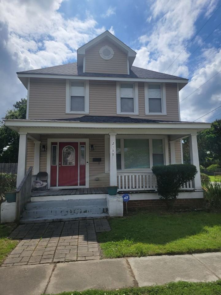 2339 Harrell Ave - Photo 2 of 32