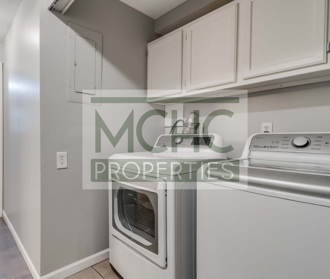 7837 W 112th St - Photo 6 of 40
