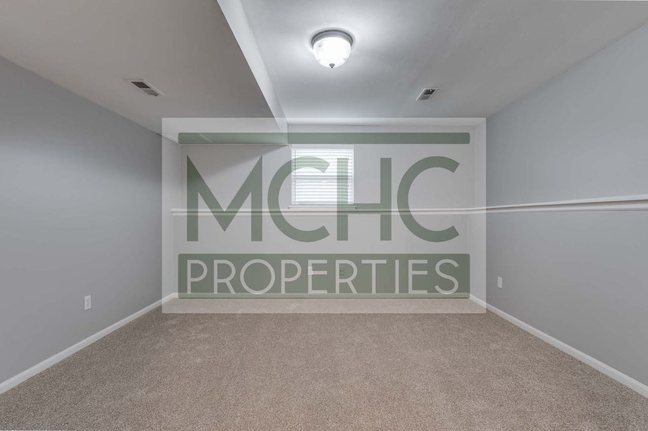 7837 W 112th St - Photo 3 of 40