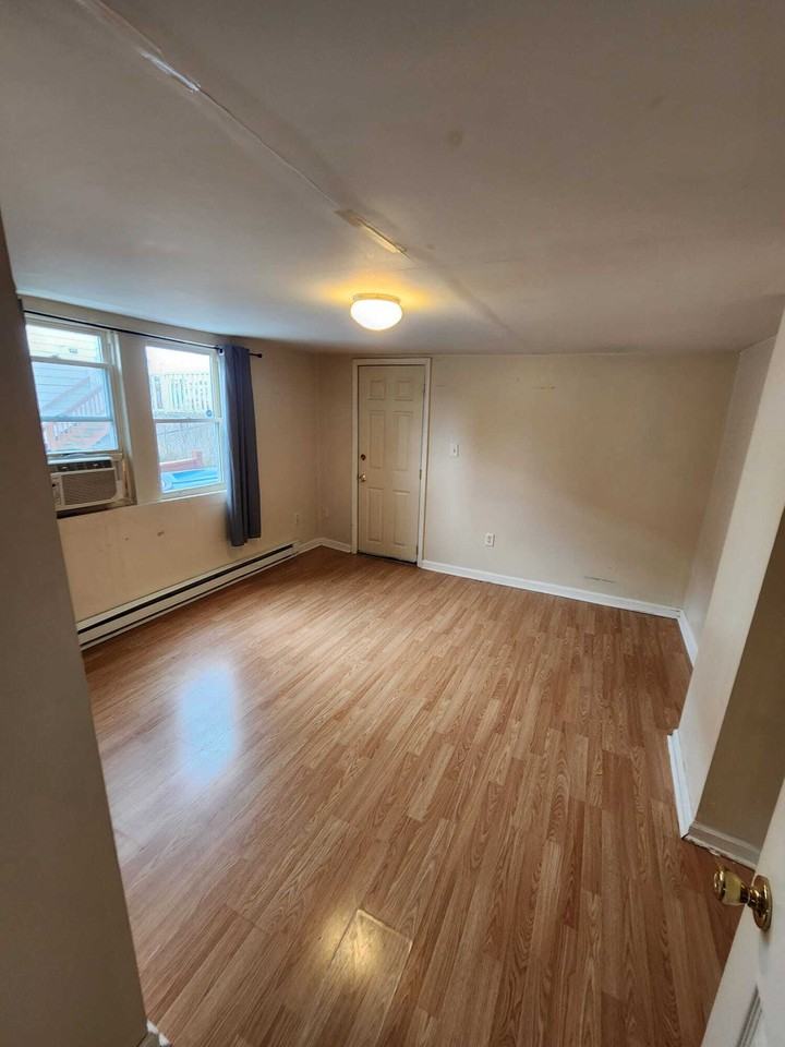 14 Coal St #B - Photo 7 of 16