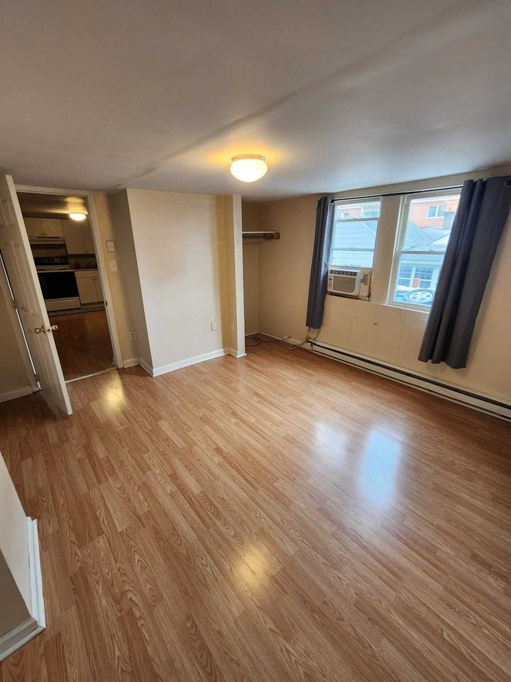 14 Coal St #B - Photo 7 of 16