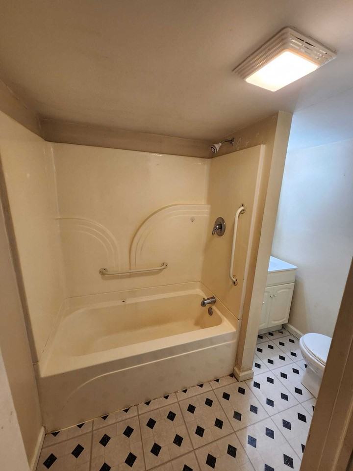 14 Coal St #B - Photo 6 of 16