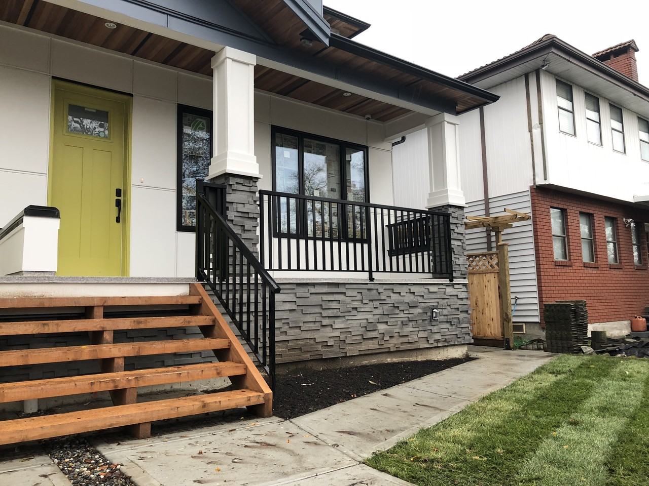 5431 Slocan St - Photo 2 of 50