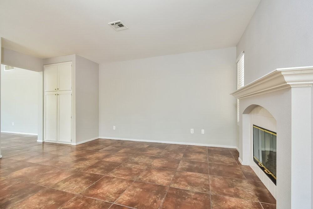 1621 Running Creek Dr - Photo 4 of 16