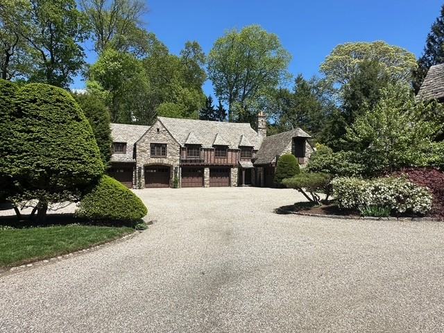 35 Dogwood Ln #1 - Photo 2 of 12