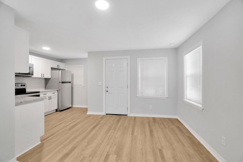 8112 North Mulberry Street #3 - Photo 4 of 7