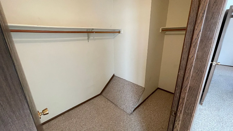 130 8th Ave Se - Photo 3 of 13