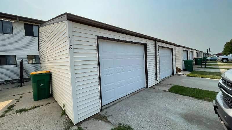 122 8th Ave Se - Photo 6 of 10