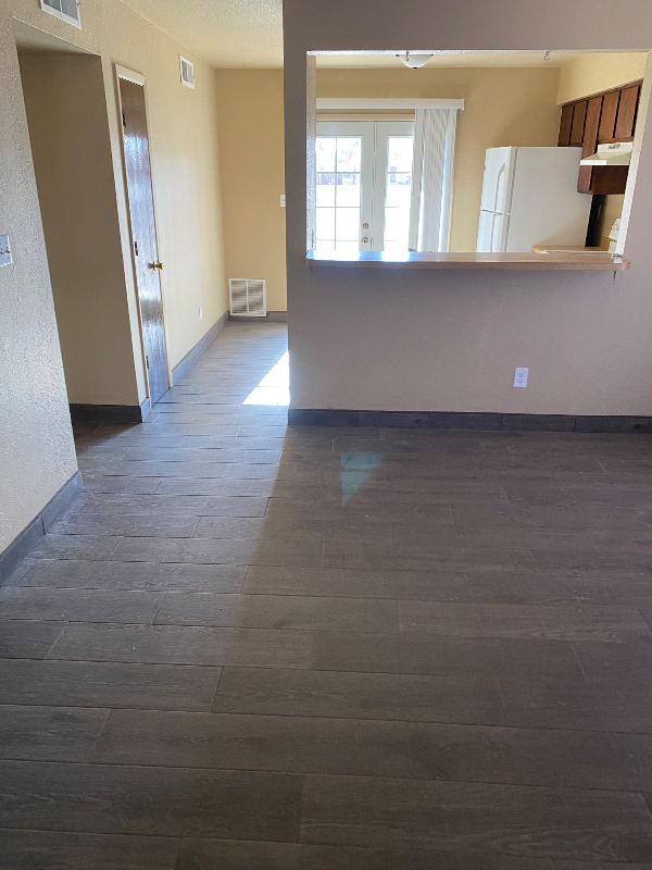 427 Vassar Ct #D - Photo 2 of 8