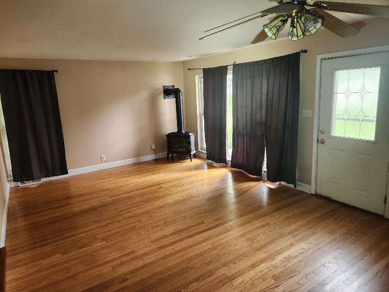 739 Samoa Dr - Photo 3 of 8