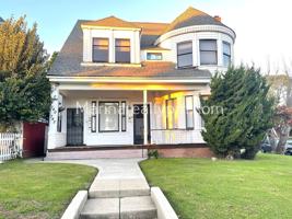featured image of 744 York St
