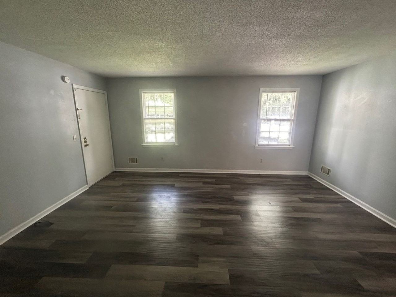 715 Montague Rd Apt B - Photo 2 of 23