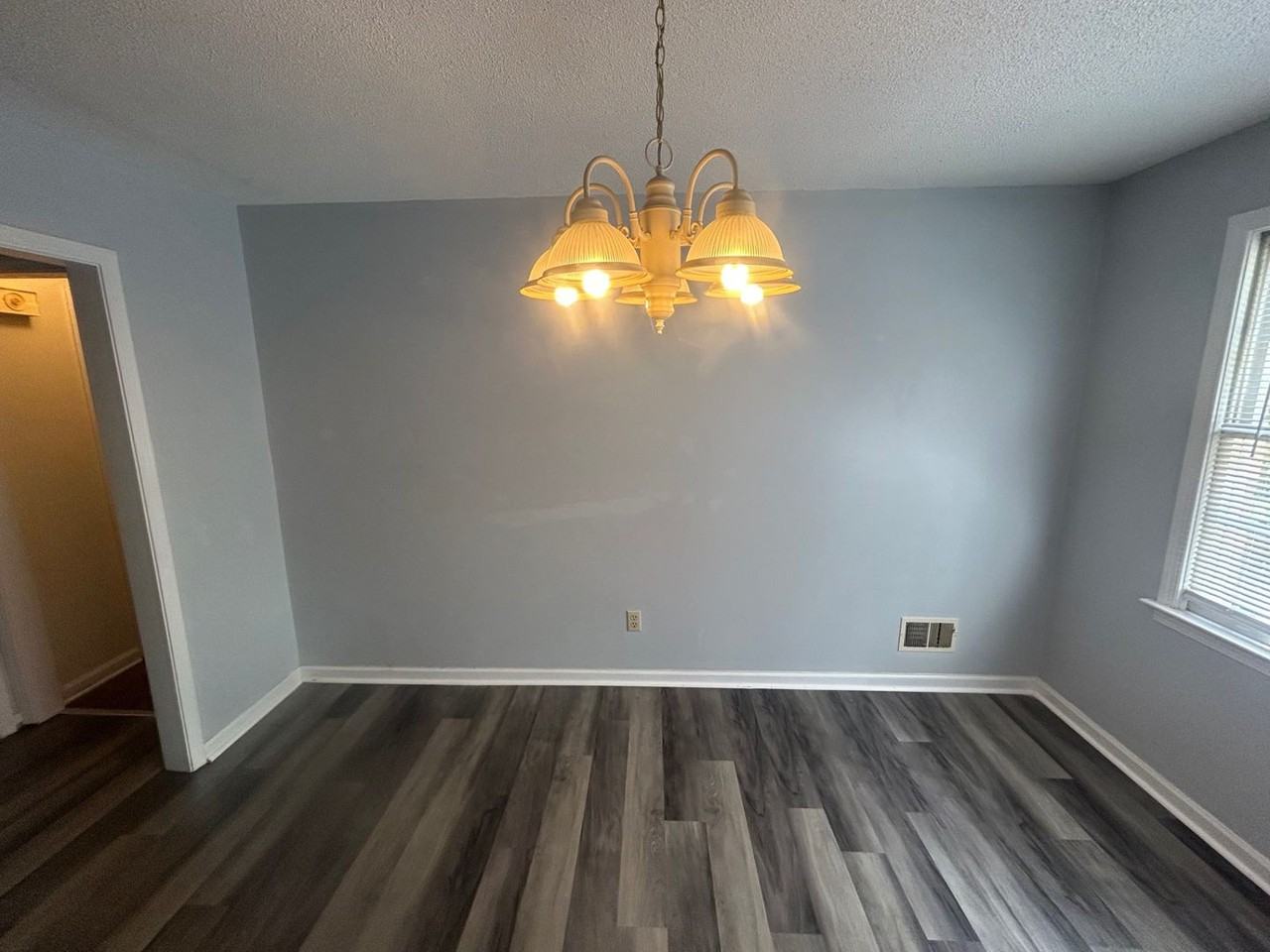 715 Montague Rd Apt B - Photo 7 of 23