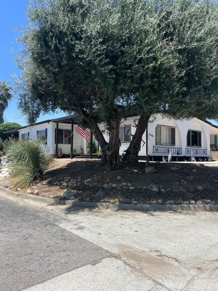 10493 Overland Trl - Photo 2 of 20