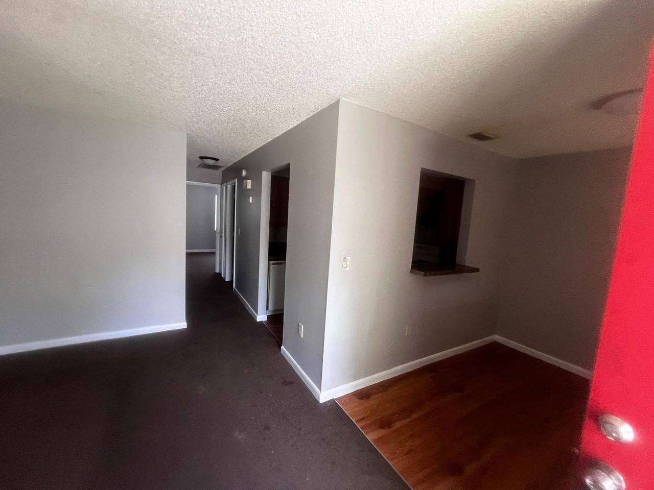 Great location and unbeatable prices - Photo 2 of 11