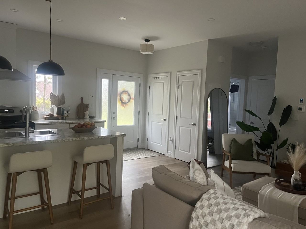 35 Coral Cres - Photo 2 of 20